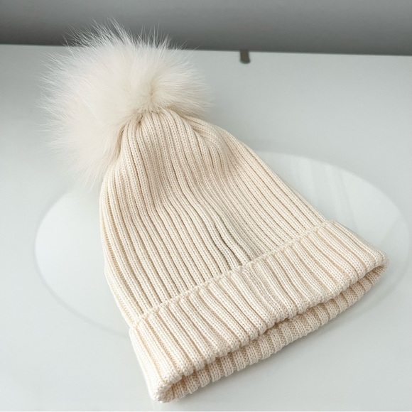 Moncler beanie with matching pom pom silk white - girl size L - Picture 4 of 8